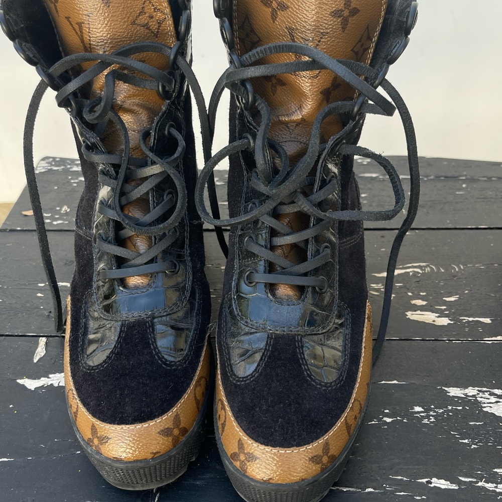 Louis Vuitton Laureate Platform Desert Boots